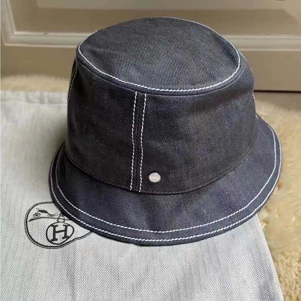 Hermes bucket hat